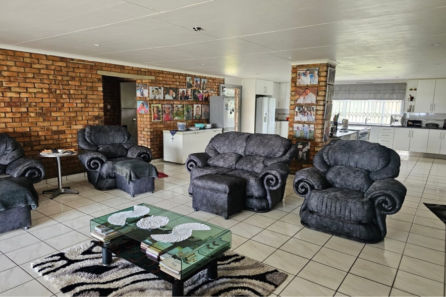 3 Bedroom Property for Sale in Oranjeville Free State